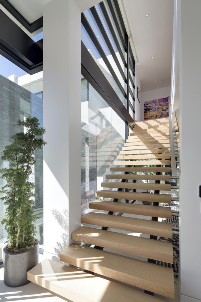 Roberto Lane Modern Home, luxury houses