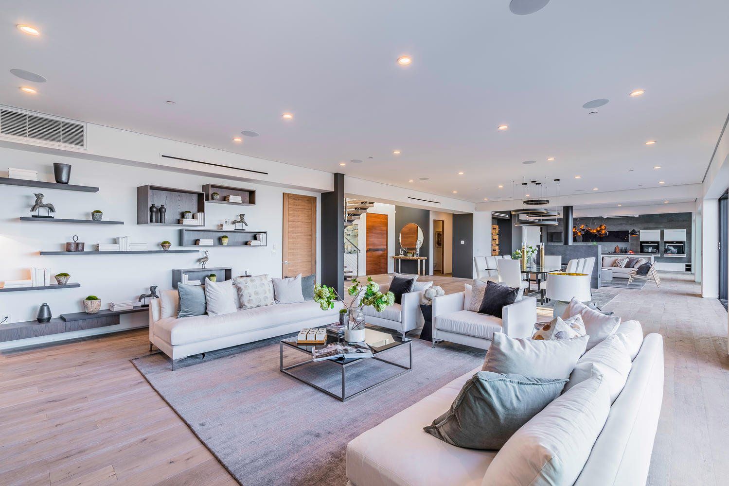 2484 Roscomare Road Los Angles 27