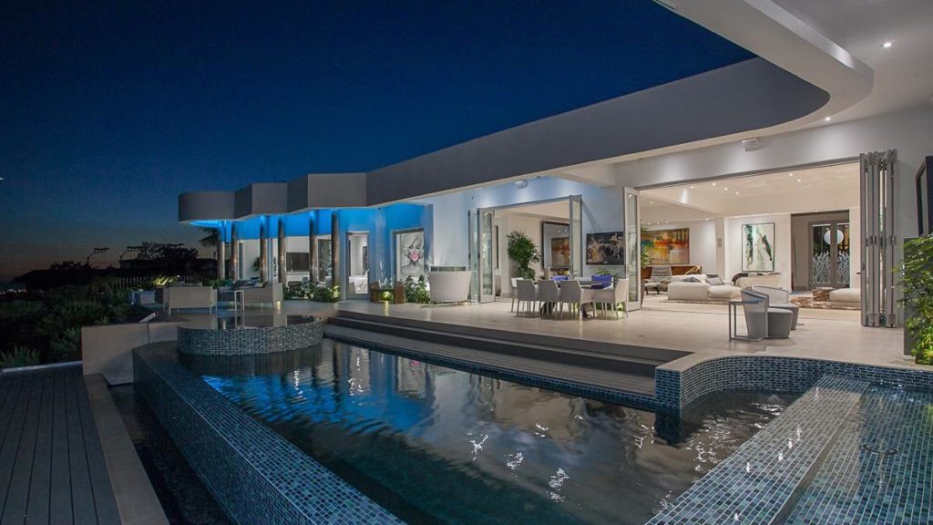 Martin Lane Modern Home, luxury houses