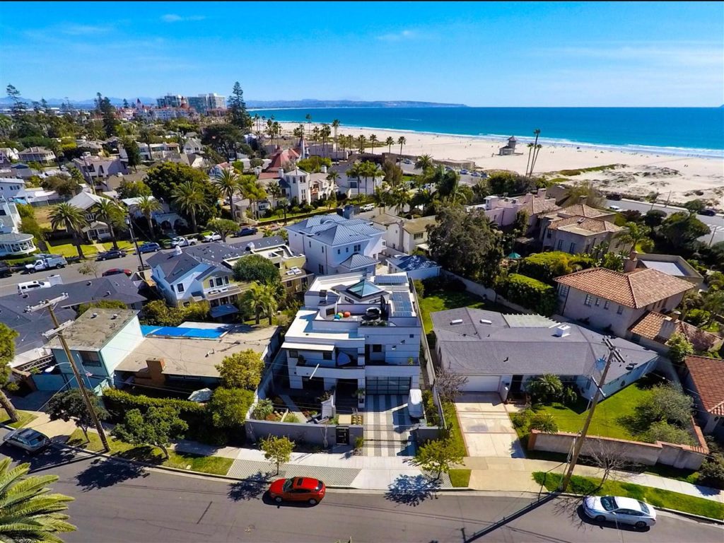 Tolita Avenue Modern Home, luxury houses