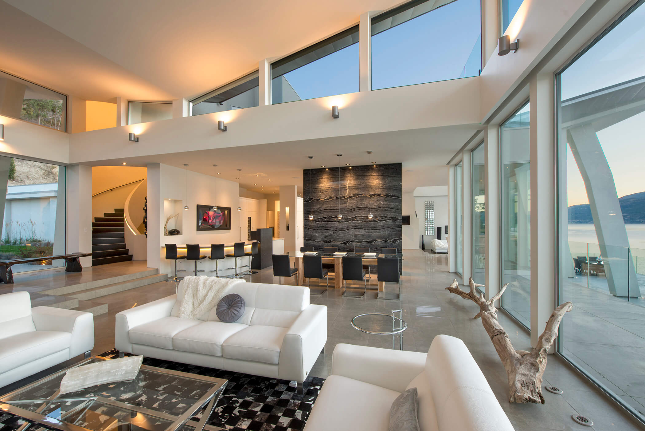 XTEN Architecture created an Iconic Property in Los Angeles with Great Room captures all best views to Los Angeles Down Town