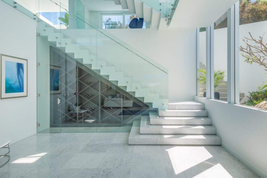 Remarkable Modern Villa with sweeping views in Australia