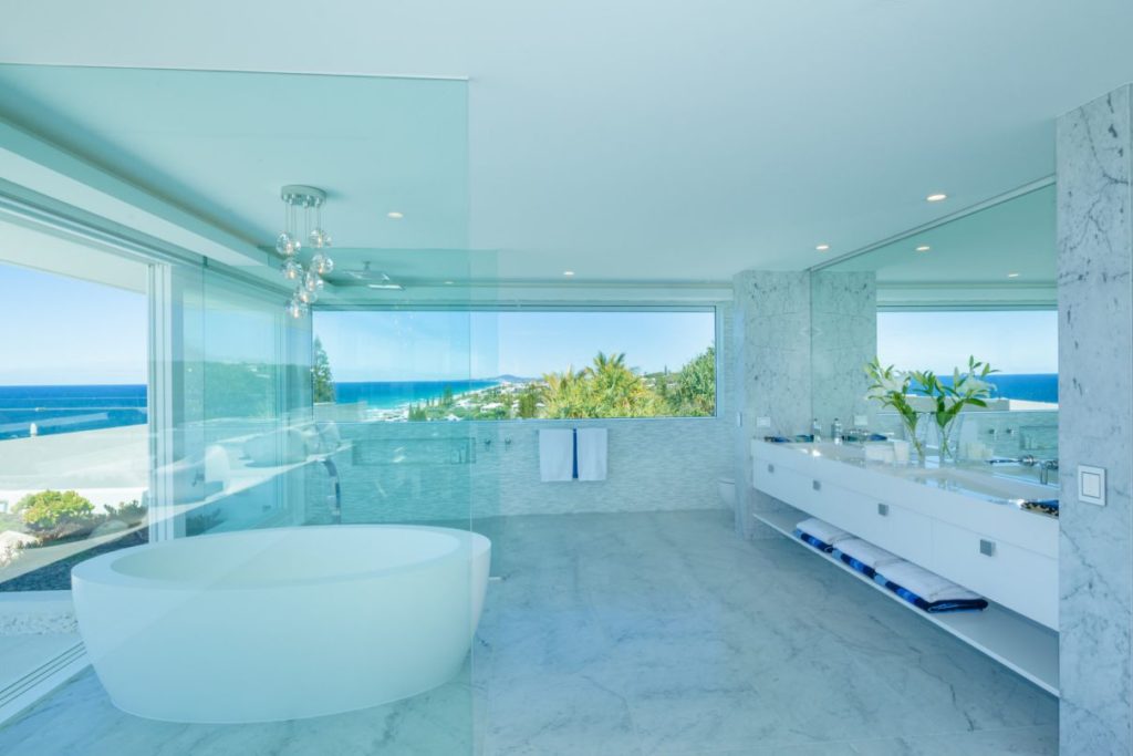 Remarkable Modern Villa with sweeping views in Australia