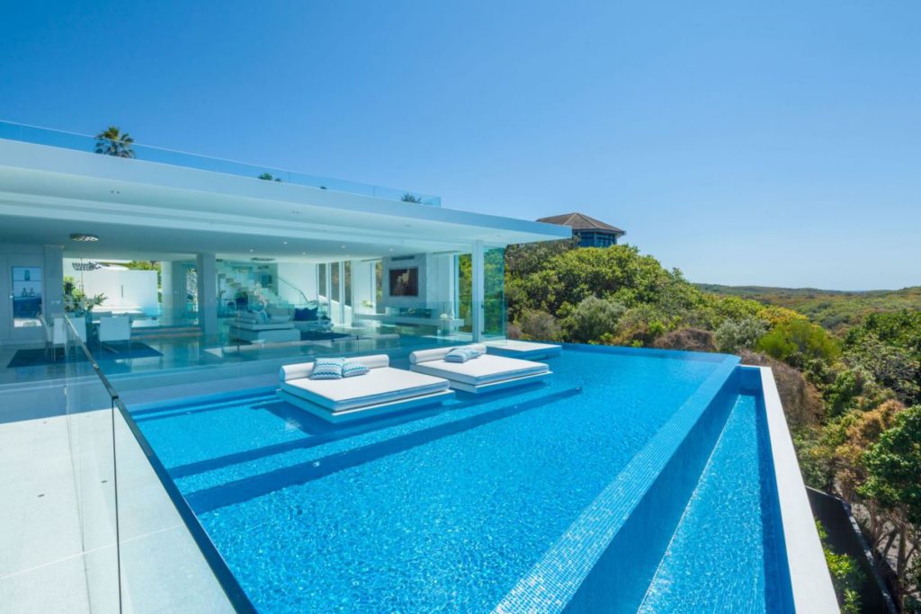 Remarkable Modern Villa with sweeping views in Australia