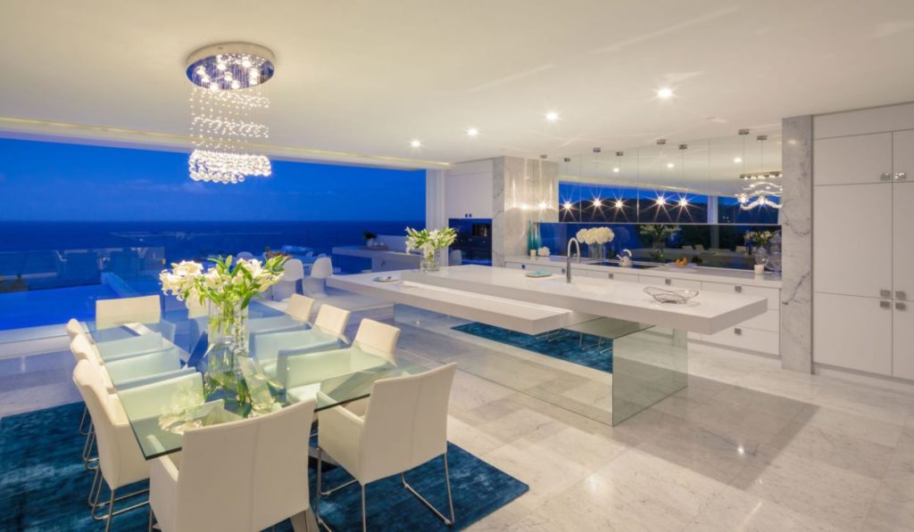 Remarkable Modern Villa with sweeping views in Australia