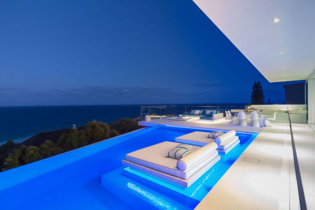 Remarkable Modern Villa with sweeping views in Australia