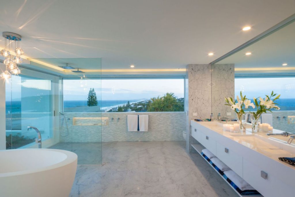 Remarkable Modern Villa with sweeping views in Australia