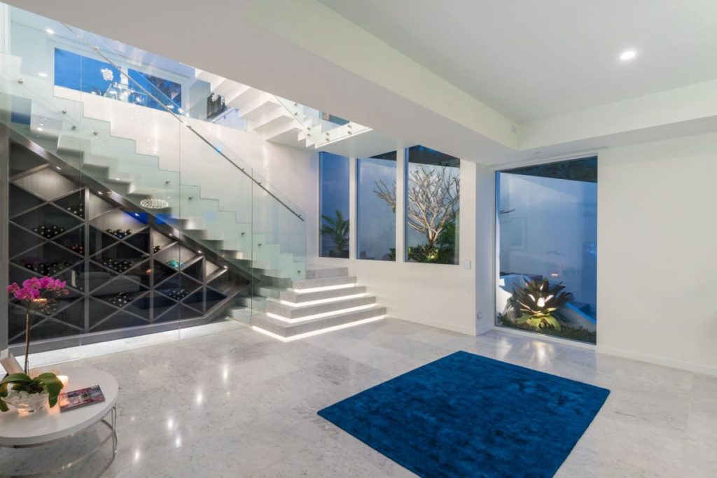 Remarkable Modern Villa with sweeping views in Australia