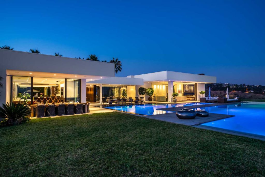 Modern Home in Beverly Hills, luxury house