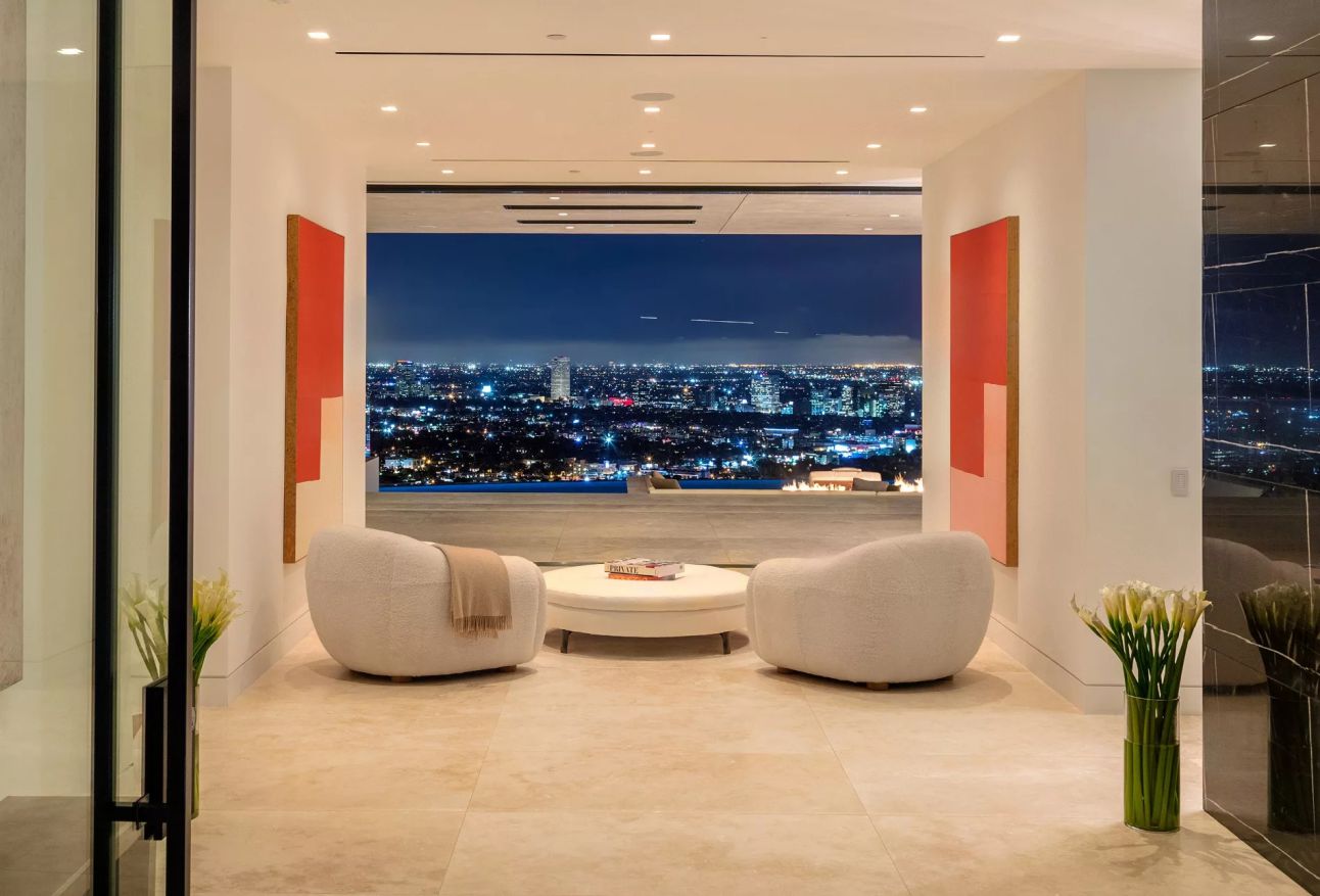 Devlin Drive Modern Home with sweeping views across all of Los Angeles