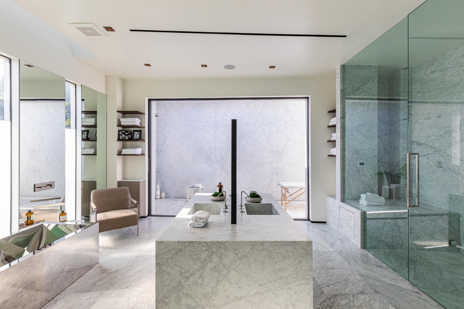 Bespoke Shower Glass is a trendy bathroom design concept that allows homeowners to add an element of luxury and personality to their shower space. You can create a one-of-a-kind aesthetic that represents your personal style and taste with a custom-designed glass shower enclosure. You can match your bathroom decor with a choice of glass kinds, textures, and finishes, whether it's modern, traditional, or rustic.