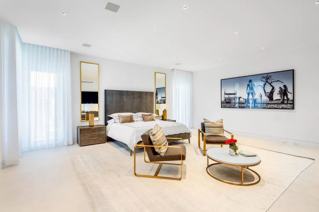 Estate in Bay Harbor Islands