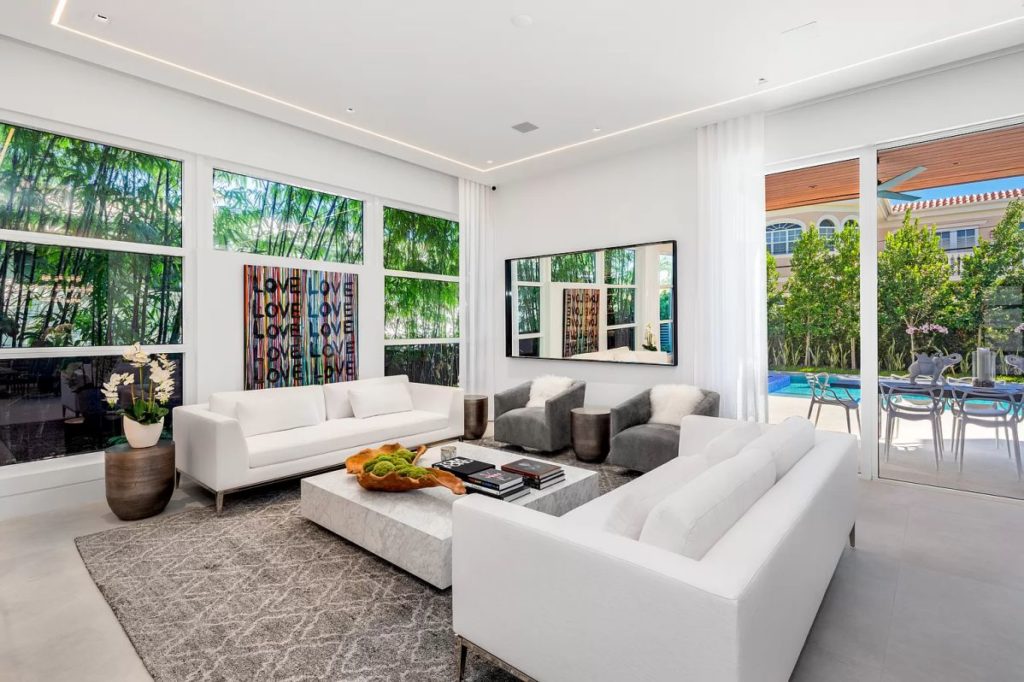 Estate in Bay Harbor Islands