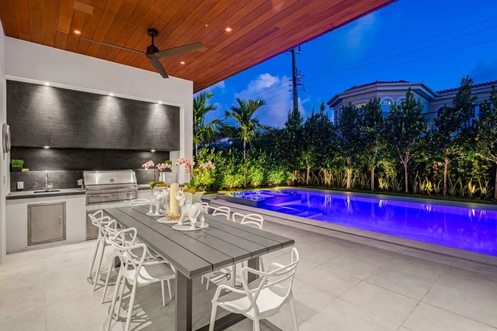 Estate in Bay Harbor Islands