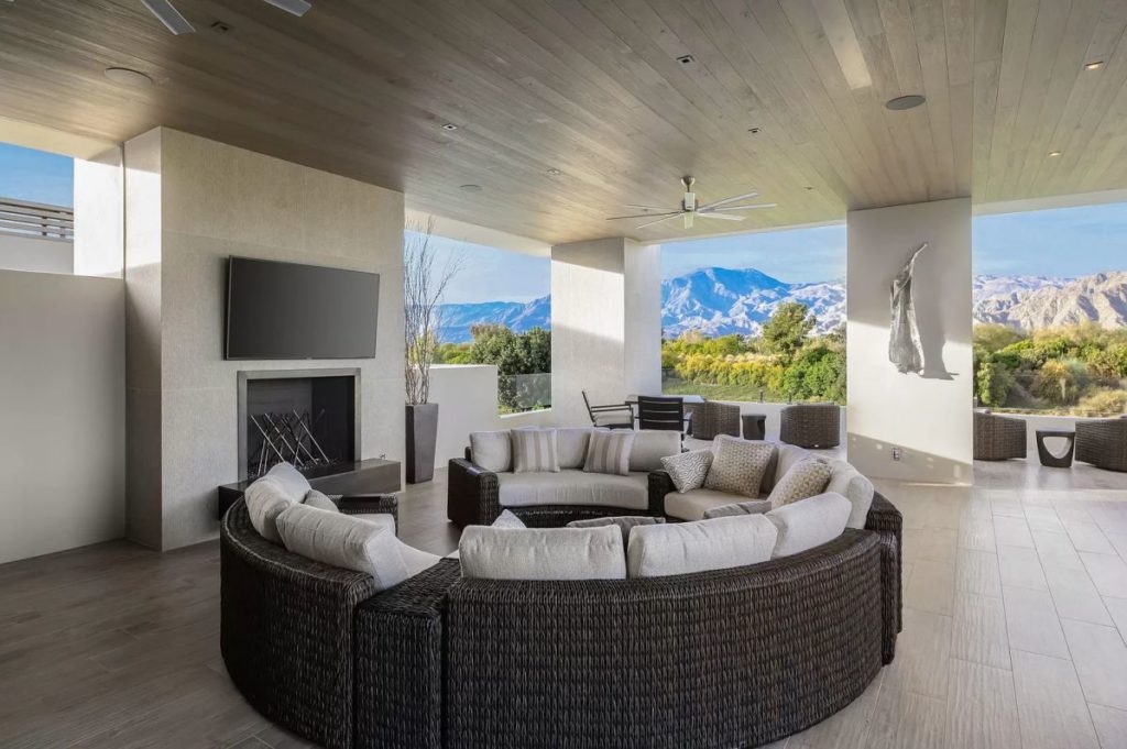 Desert Contemporary Home