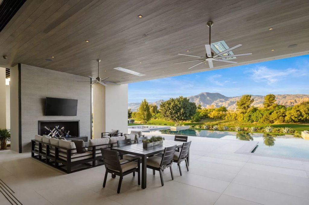 Desert Contemporary Home