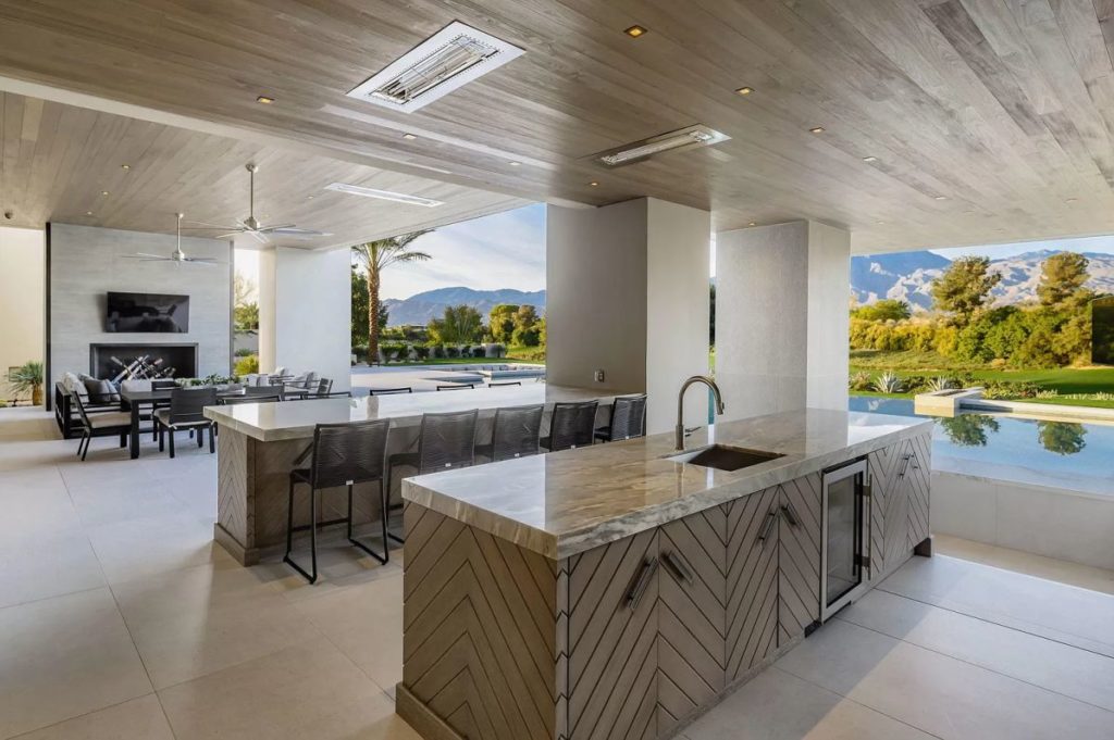 Desert Contemporary Home