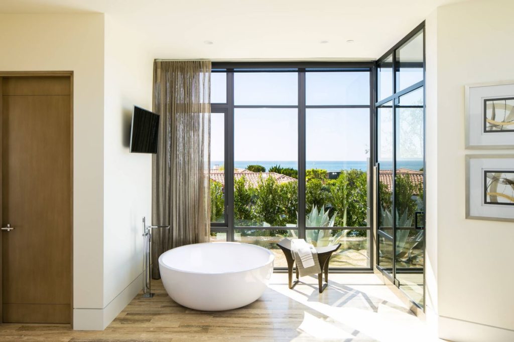 Corona Del Mar Residence by Brandon Architects