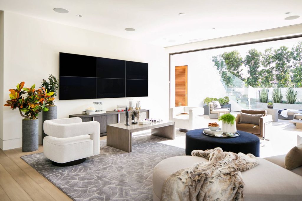 Corona Del Mar Residence by Brandon Architects