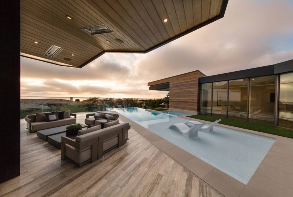 Corona Del Mar Residence by Brandon Architects