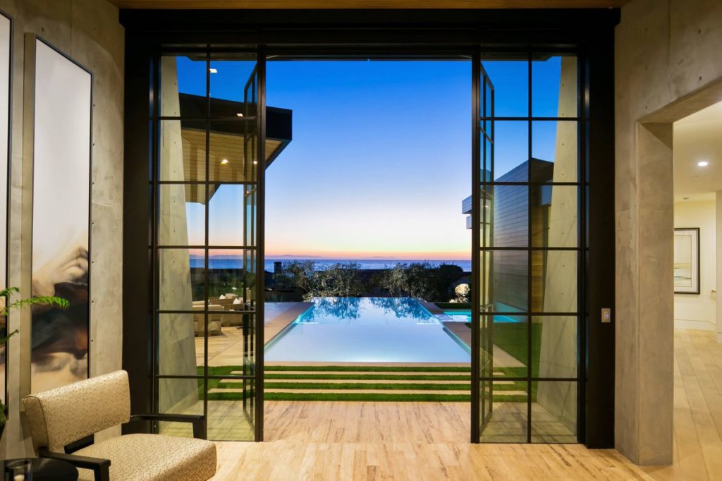 Corona Del Mar Residence by Brandon Architects