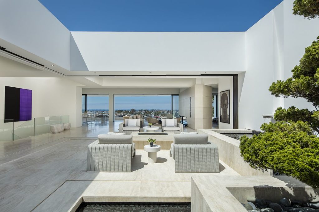 Dolphin Ter Contemporary Home