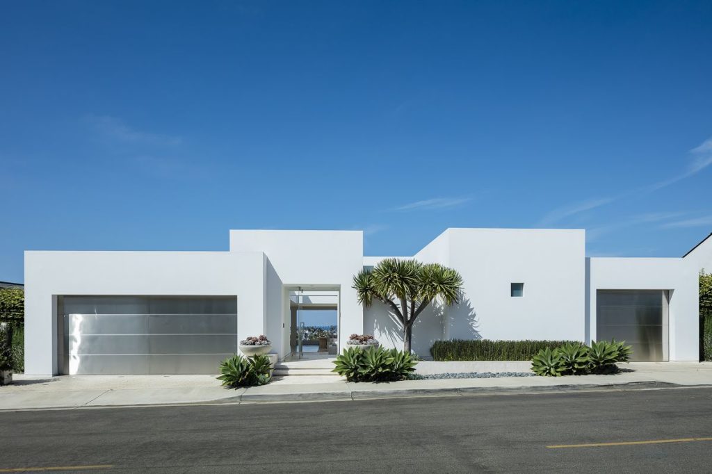 Dolphin Ter Contemporary Home in Corona Del Mar by Avalon Architectural Inc 23