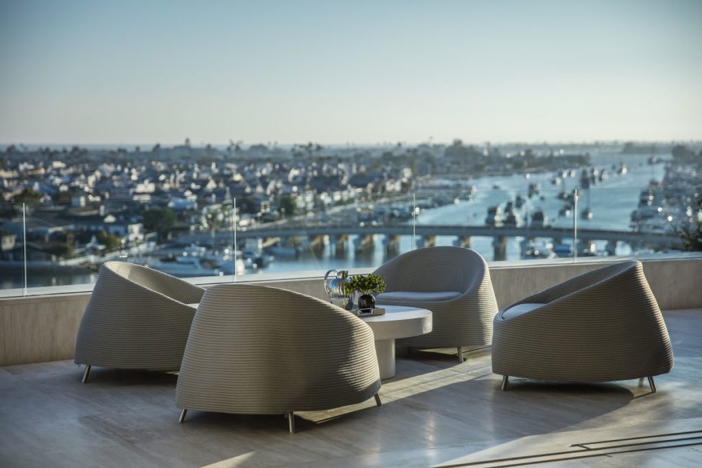Dolphin Ter Contemporary Home in Corona Del Mar by Avalon Architectural Inc 26
