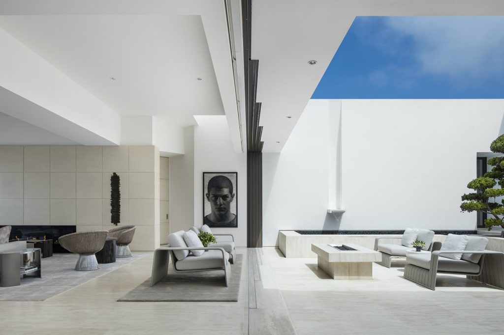 Dolphin Ter Contemporary Home