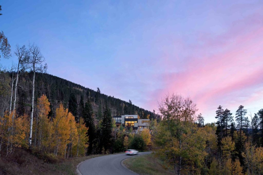 Vail Modern Mountain Home in Colorado by Brandon Architects 11