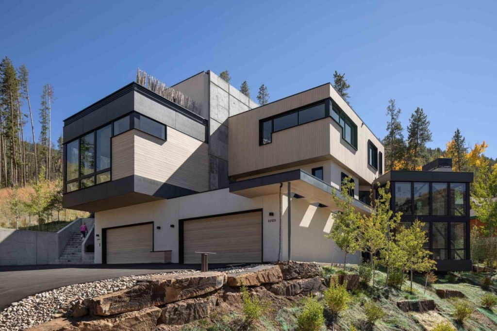Vail Modern Mountain Home in Colorado by Brandon Architects 18