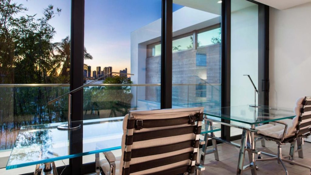 Hibiscus Island Modern Estate