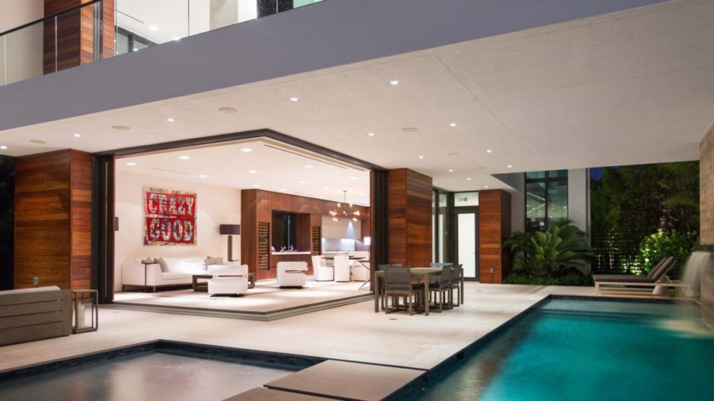 Hibiscus Island Modern Estate