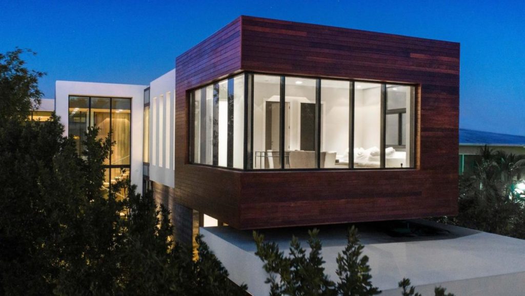 Hibiscus Island Modern Estate