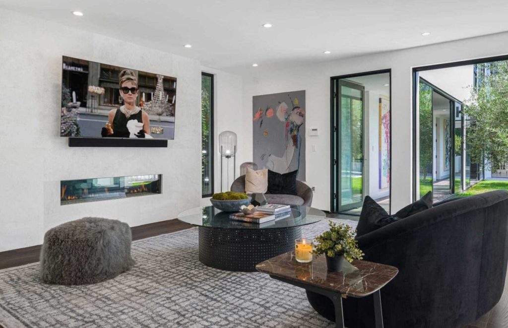 Contemporary Home in West Hollywood
