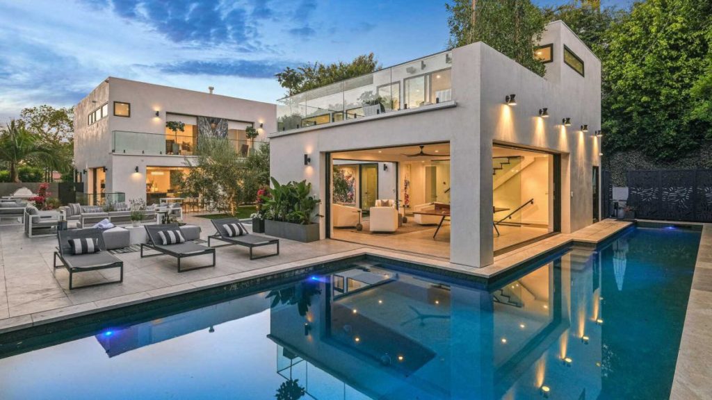 Contemporary Home in West Hollywood