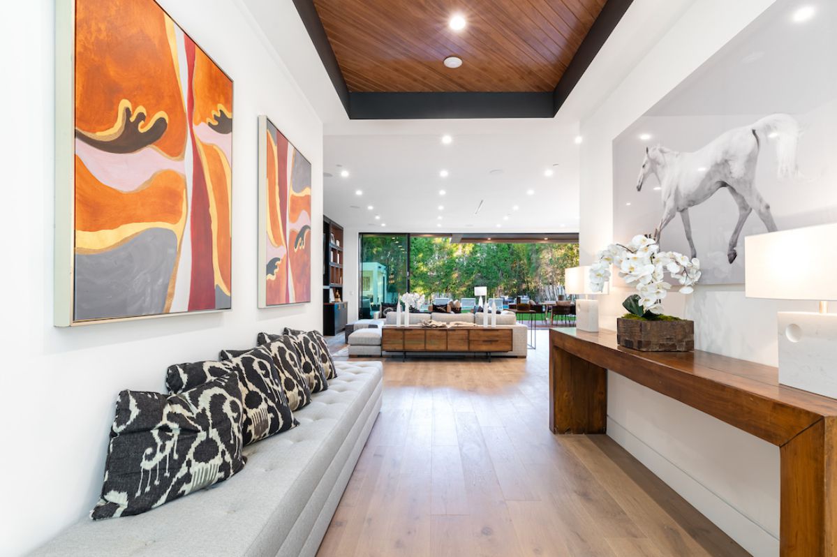 Encino Contemporary Interior Design by Meridith Baer Home