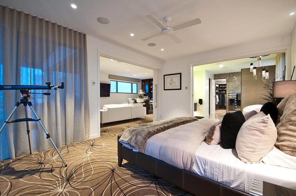 Stanhill Drive Modern Home