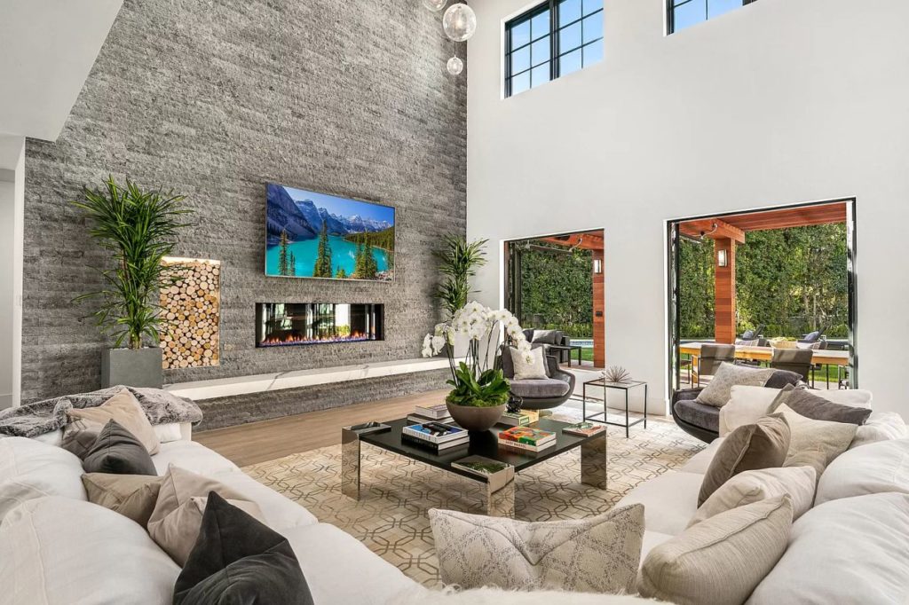 Modern Traditional Estate