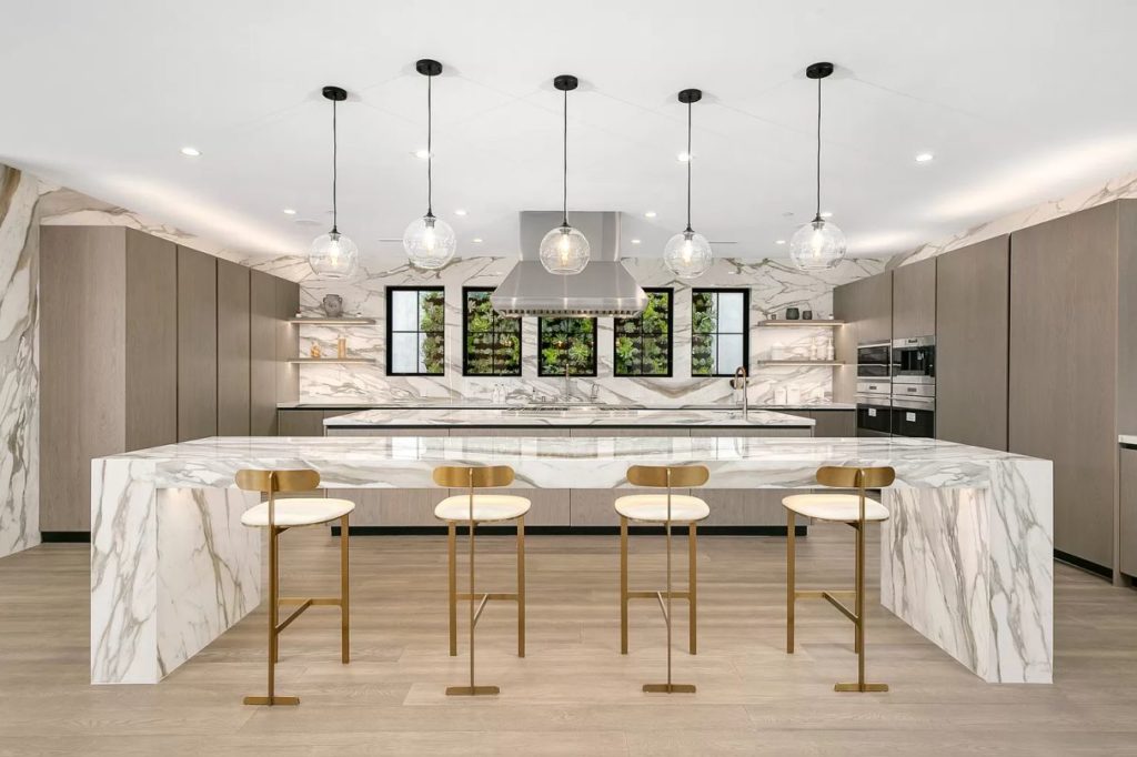 Modern Traditional Estate