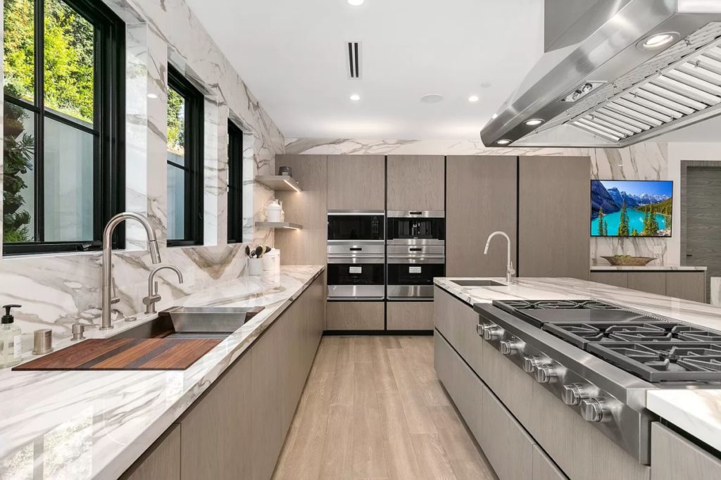 Modern Traditional Estate