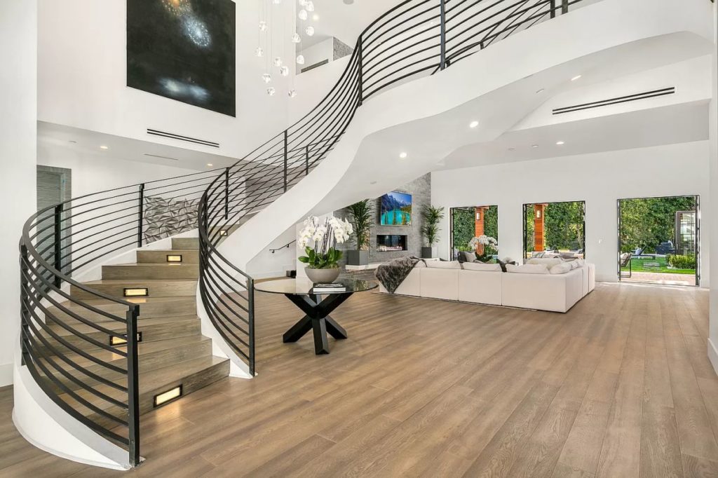 Modern Traditional Estate
