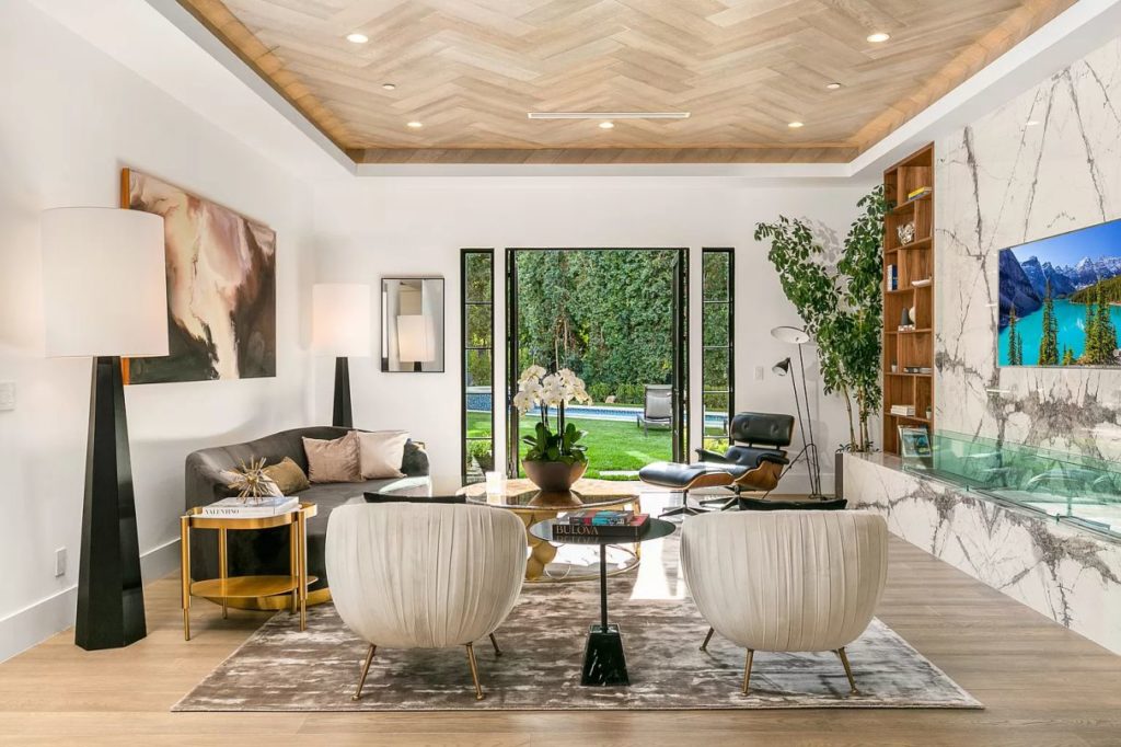 Modern Traditional Estate