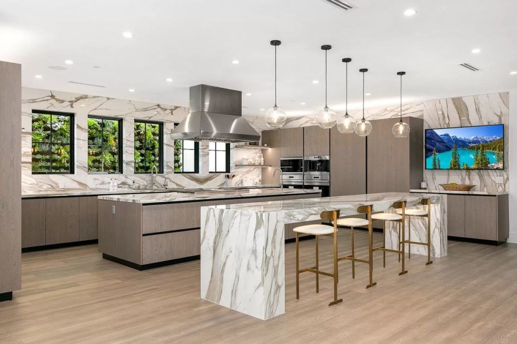 Modern Traditional Estate