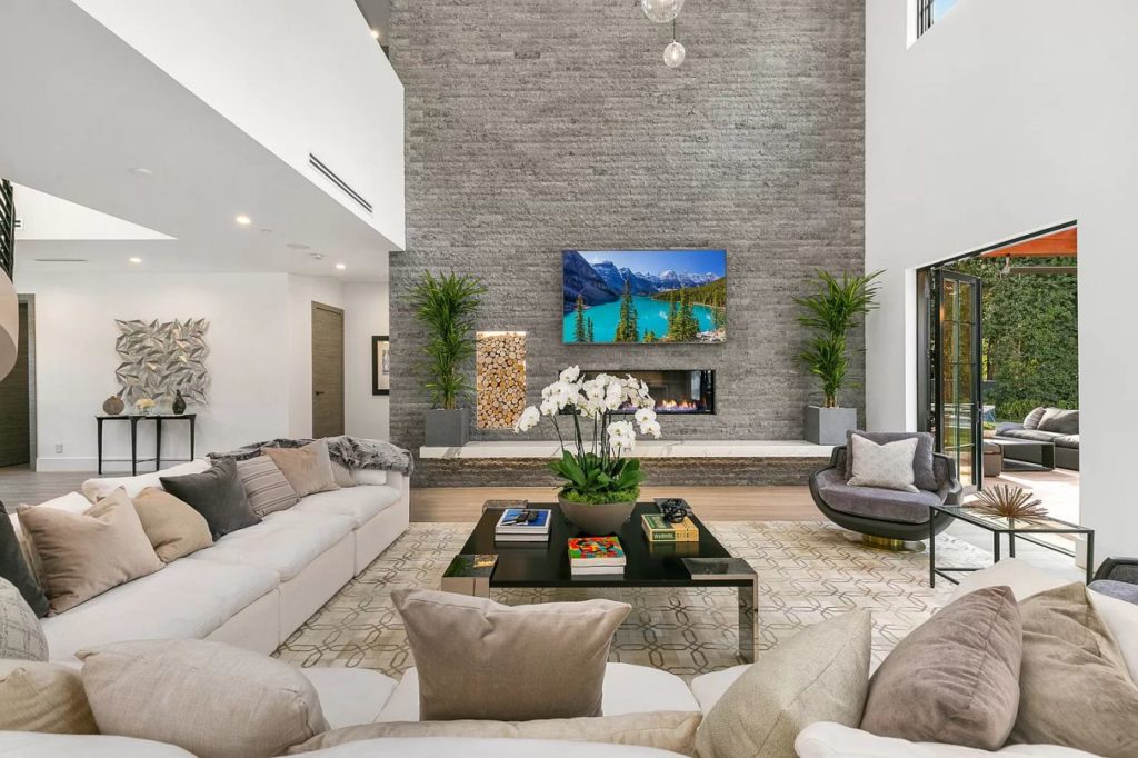 Modern Traditional Estate
