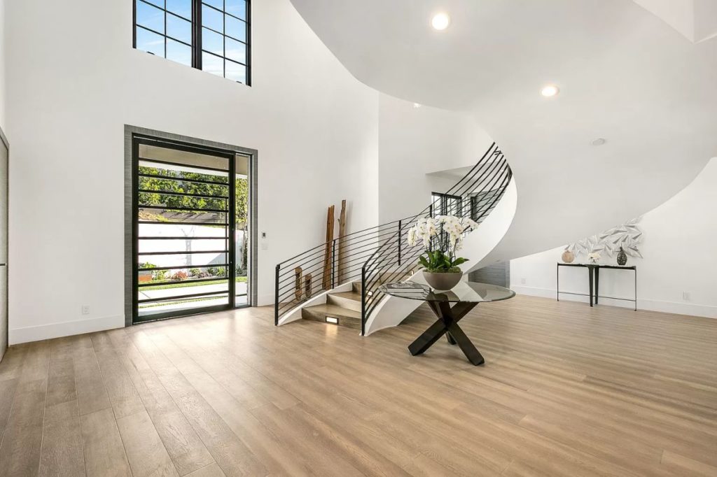 Modern Traditional Estate