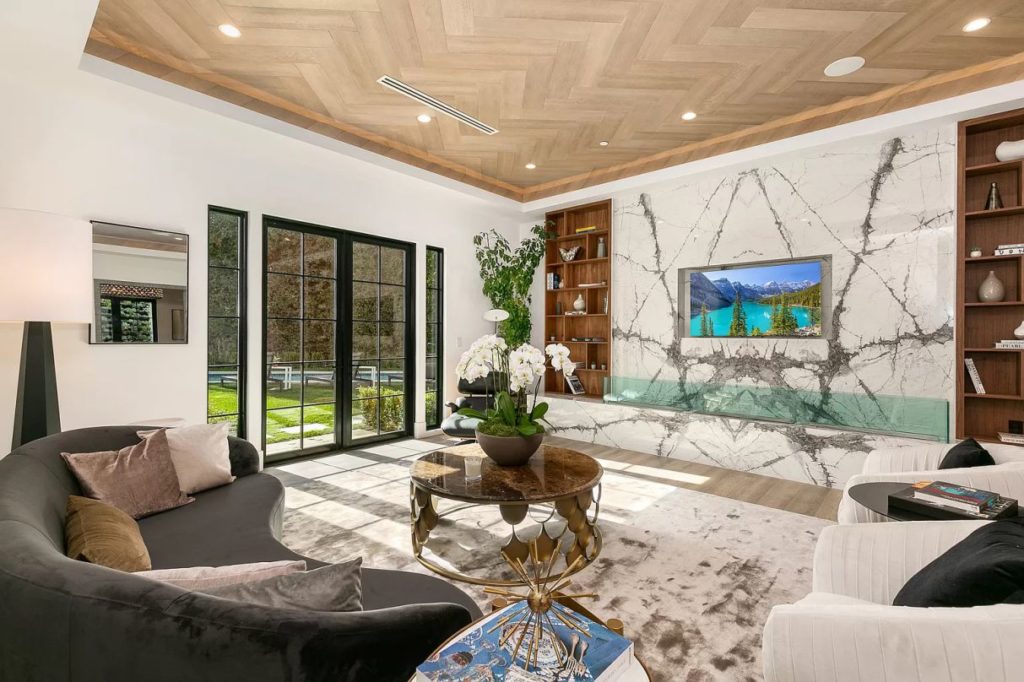 Modern Traditional Estate