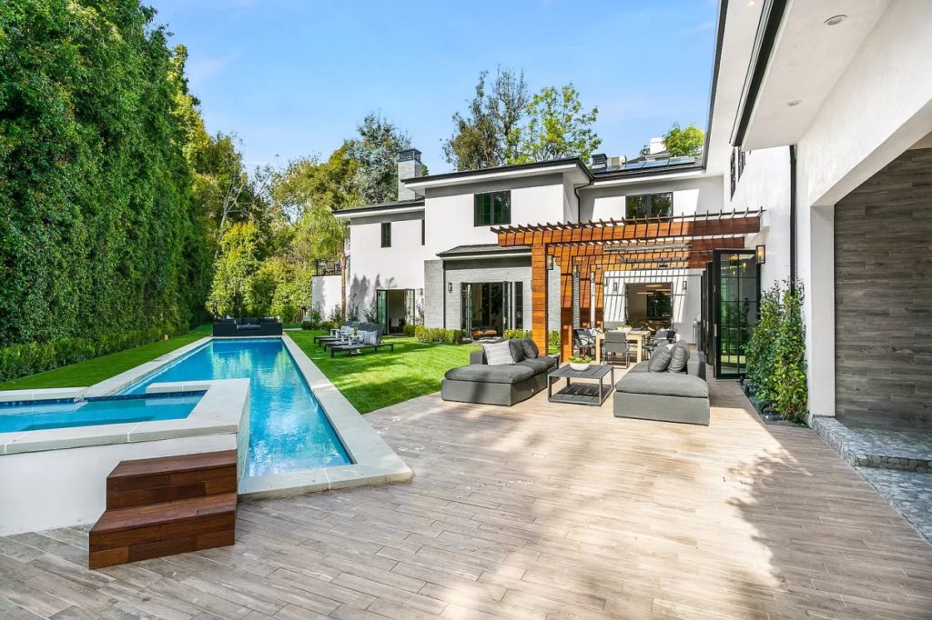Modern Traditional Estate