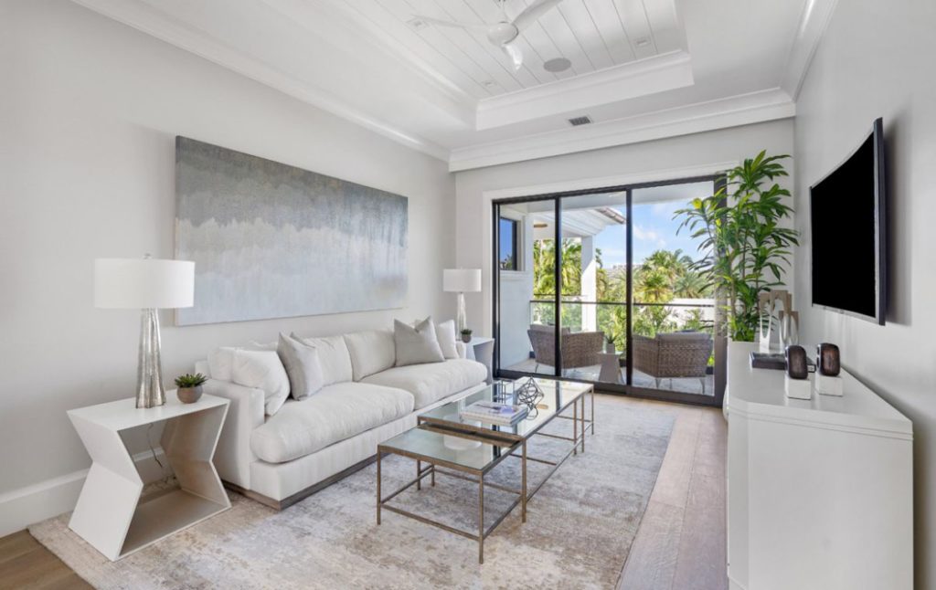 2220 E Silver Palm Rd