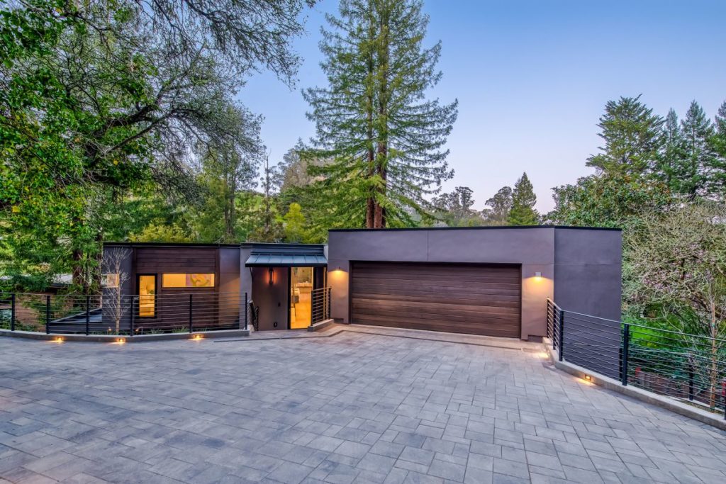 Modern Home in Homestead Valley